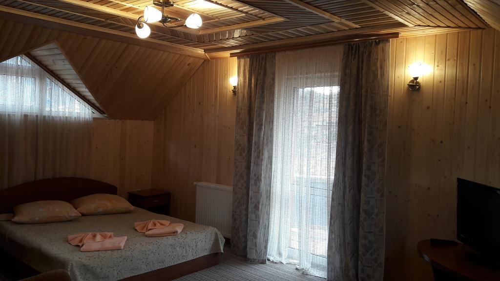 Zoriana Villa Tatariv Room photo