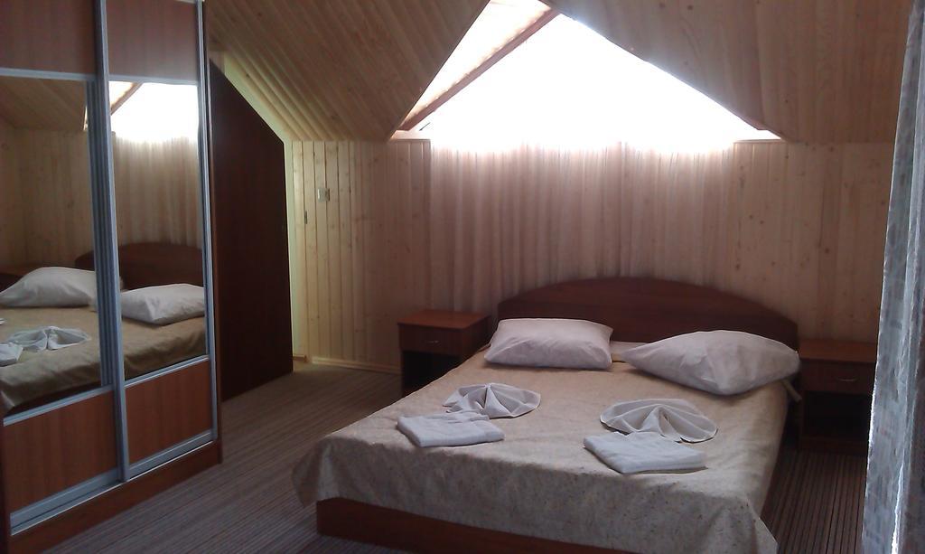 Zoriana Villa Tatariv Room photo
